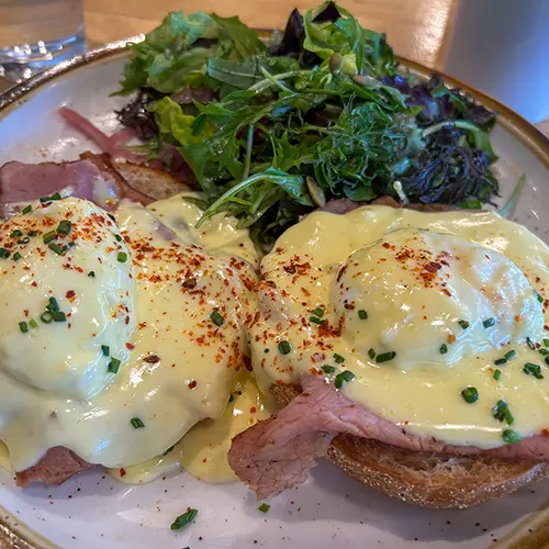 Winston’s Cafe & Bakery エッグベネディクト